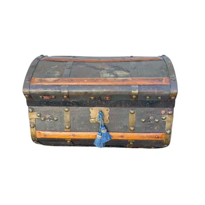 3695 Antique Dome Top Steamer Trunk with Key and Removable Tray