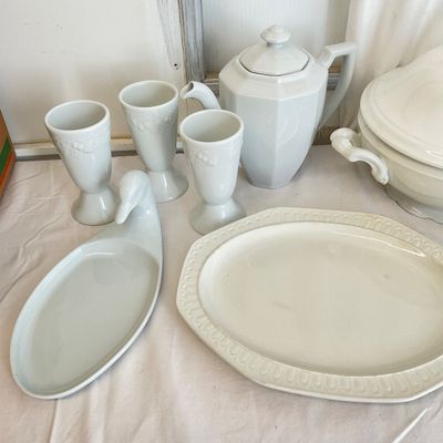 Assorted White & Cream Ceramic Tableware & Decorative Pieces