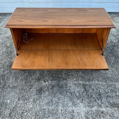 3707 Vintage Heritage 'Bayberry' Wooden Chest with Drop-Front Storage