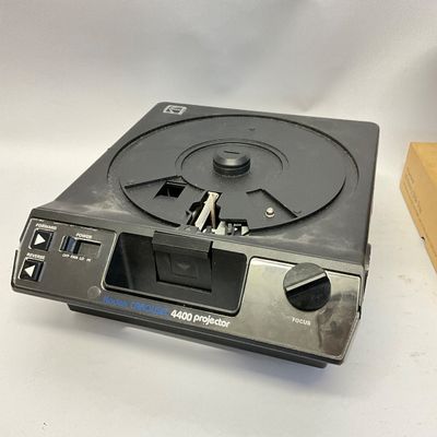 Vintage Kodak Carousel 4400 Slide Projector with Rotary Trays