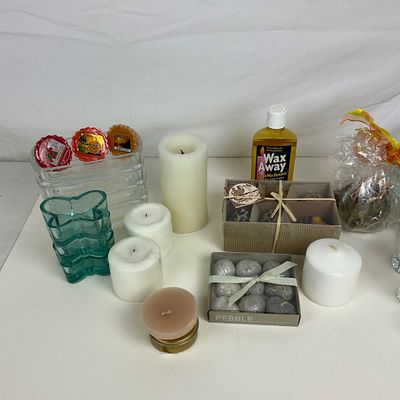 3626 Large Candle & Glass Candleholder Décor Lot with Storage Basket