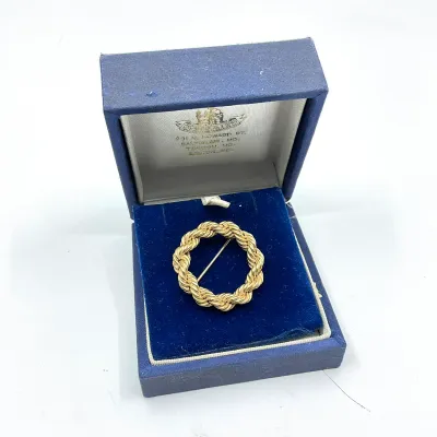 3010 14K Yellow Gold Rope Twist Circle Brooch – 5.6g