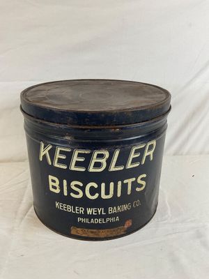 Vintage Keebler Biscuits Metal Tin - Keebler Weyl Baking Co.