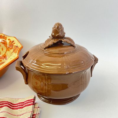 Italian Ceramic Serving Bowl, Covered Tureen, Crab Ramekins & Linens