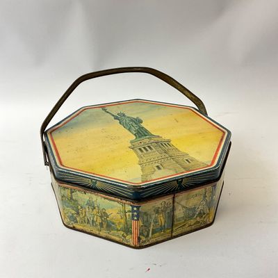 Vintage Loose-Wiles Biscuit Co. Statue of Liberty Octagonal Tin with Handle