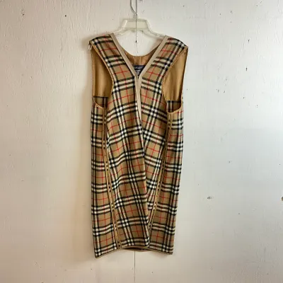 3644 Vintage Burberrys Nova Check Wool Cape / Poncho – Minor Moth Holes
