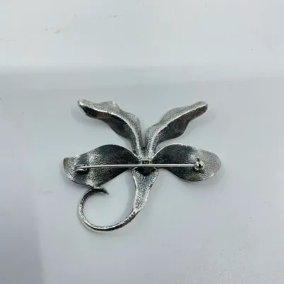 3021 Sterling Silver Marcasite Floral Brooch with Faux Pearl – 14.7g