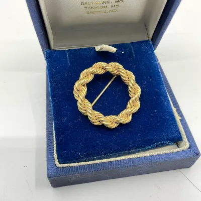 3010 14K Yellow Gold Rope Twist Circle Brooch – 5.6g