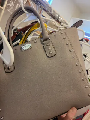 Sale Photo Thumbnail #364