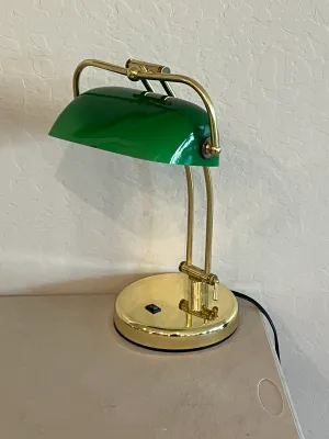 Classic banker's desk lamp.