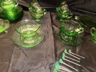 GREEN URANIUM TEA, CUPS, SAUCERS, AND CREAM AND SUGAR DEPRESSION GLASS