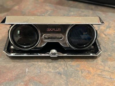 TASCO ZIP 2004 BINOCULARS WITH CASE AND ACCESSORIES