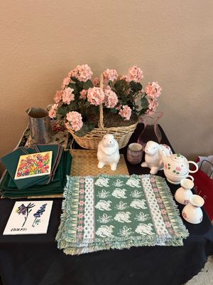 EASTER AND OTHER DINING TABLE DECORATIONS