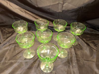 GREEN URANIUM DEPRESSION GLASS