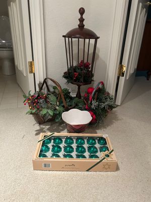 CHRISTMAS DECOR