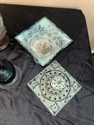 ASSORTED HOME DECORATIVE GLASSWARE AND CAST INCENSE BURNER
