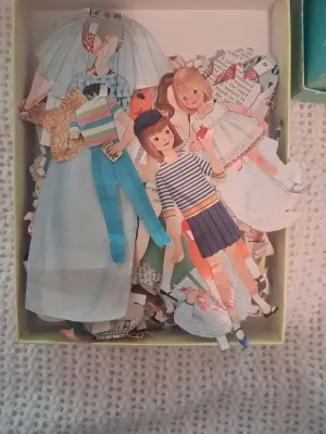 BOY & GIRL PAPER DOLLS WITH CLOTHES AND ACCESSORIES