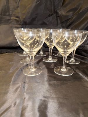 LARGE AND SMALL STEMMED GLASSES
