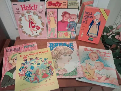 BUFFY, HEIDI, BARBIE PAPERDOLLS! WHAT A SMALL WORLD!