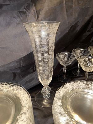 LARGE SET OF VINTAGE FOSTORIA NAVERRE PATTERN DEPRESSION GLASS