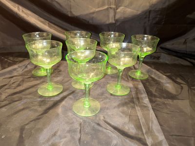 GREEN URANIUM DEPRESSION GLASS