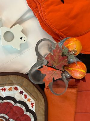 AUTUMN TABLE DRESSINGS.