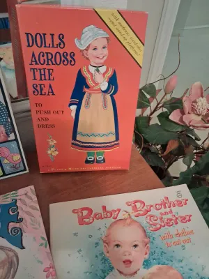 BUFFY, HEIDI, BARBIE PAPERDOLLS! WHAT A SMALL WORLD!