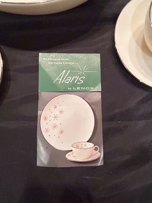 LENOX ALARIS DINNERWARE SET