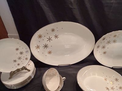 LENOX ALARIS DINNERWARE SET