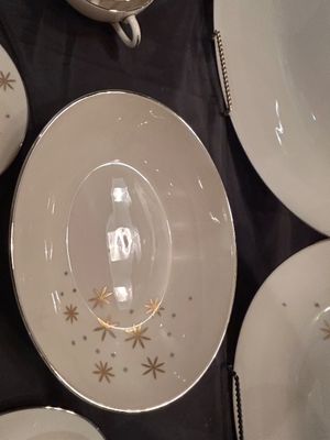 LENOX ALARIS DINNERWARE SET