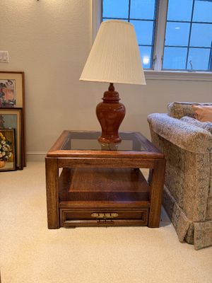 LANE GLASS TOP END TABLE WITH DRAWER AND LAMP