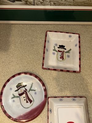 CHARLES WYSOCKI SIGNED PRINT AND ROYAL SEASONS HOLIDAY TABLEWARE