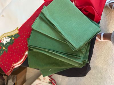 CHRISTMAS DINING TABLE DECOR