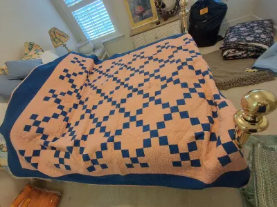 1939 HAND STITCHED QUEEN SIZE QUILT