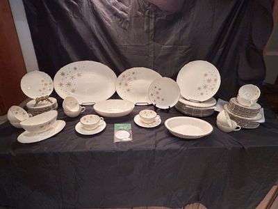 LENOX ALARIS DINNERWARE SET