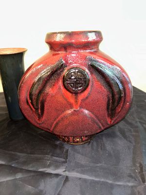 PIER 1 CERAMIC VASES AND ARTIFICIAL FLORAL ARRANGEMENT