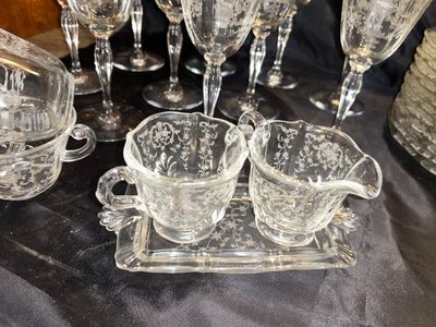 LARGE SET OF VINTAGE FOSTORIA NAVERRE PATTERN DEPRESSION GLASS