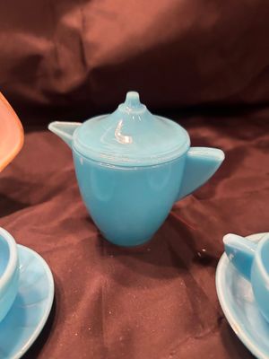 VTG CHILDREN'S GLASS TEA SET AND SILVERWARE