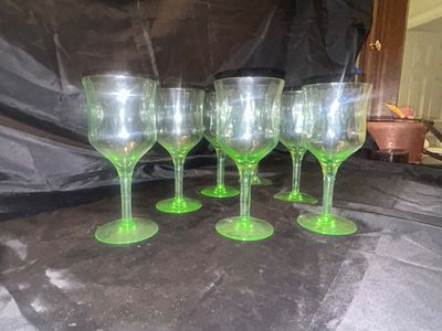 GREEN URANIUM DEPRESSION, WINE GLASSES
