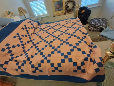1939 HAND STITCHED QUEEN SIZE QUILT
