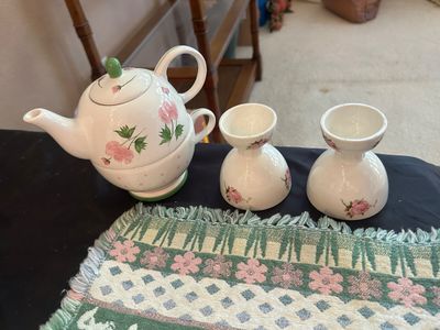 EASTER AND OTHER DINING TABLE DECORATIONS