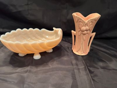 VINTAGE MCCOY POTTERY PEACH COLORED 1940S VASE & CAMBRIDGE CROWN TUSCAN PINK MILK GLASS FOOTED SEASHELL BOWL