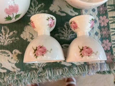 EASTER AND OTHER DINING TABLE DECORATIONS