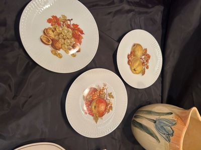 FALL THEMED HUTSCHENREUTHER SELB PLATES AND OTHER LIKE ITEMS