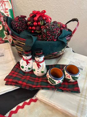 CHRISTMAS DINING TABLE DECOR