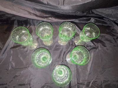 GREEN URANIUM DEPRESSION, WINE GLASSES