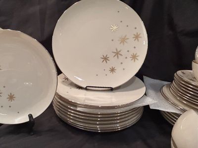 LENOX ALARIS DINNERWARE SET