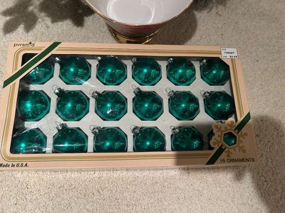 CHRISTMAS DECOR