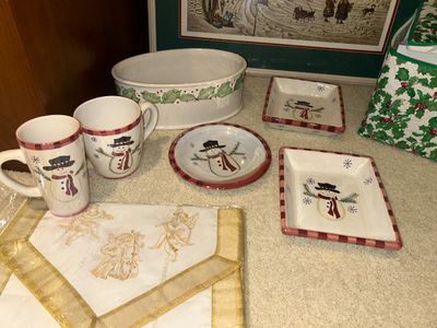 CHARLES WYSOCKI SIGNED PRINT AND ROYAL SEASONS HOLIDAY TABLEWARE