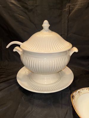 LENNOX SERVING BOWL, CALIFORNIA USA SOUP TAURINE WITH LADEL AND MORE